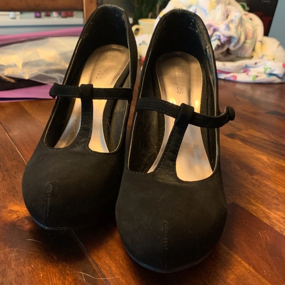 Size 9 platform mary janes
